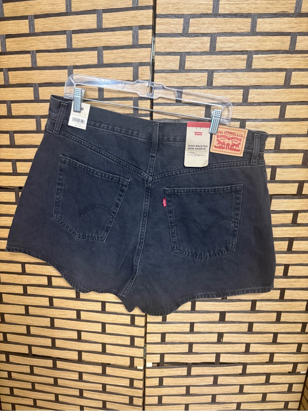 Levi’s black high waisted mom shorts size 34